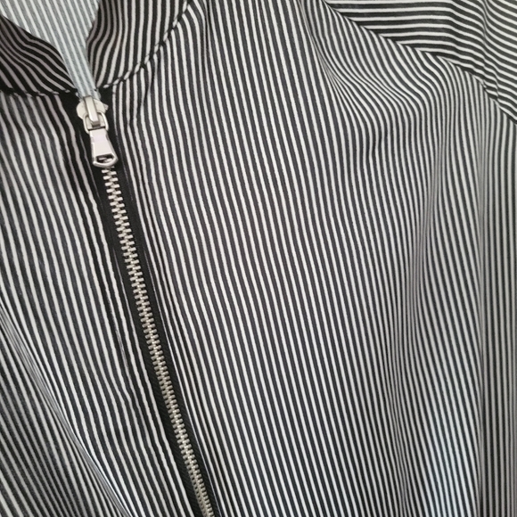 MAURICES Jacket Ladies Medium Black White Striped Long Sleeve Sheer Smocking Top - Picture 8 of 10